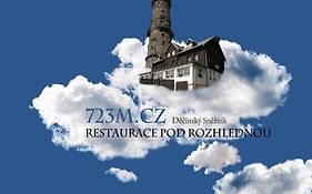 Pod Rozhlednou Sněžník